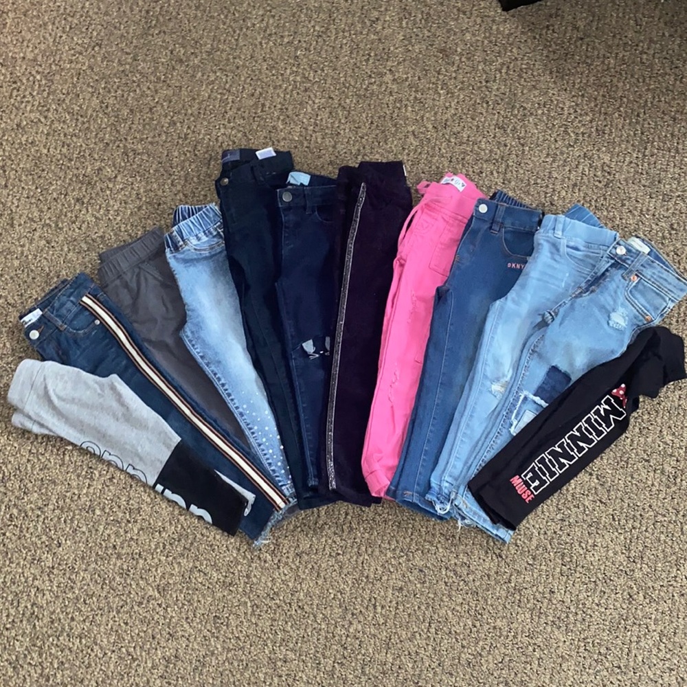 Lot of pants for girls. 3T